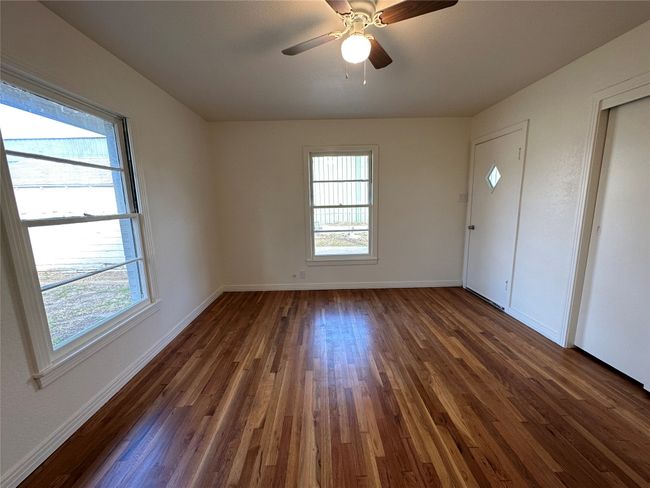 315 W Main St, Home with 2 bedrooms, 1 bathrooms and null parking in Midlothian TX | Image 17