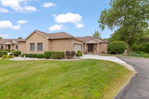 4246 Evergreen Rd, Adrian, MI, 49221-8408 | Card Image