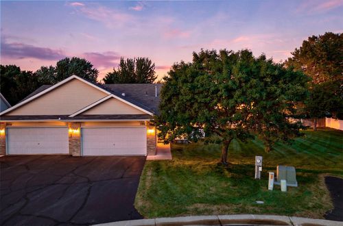 2865 117th Ave Nw, Coon Rapids, MN, 55433-7602 | Card Image