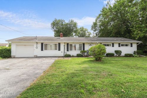 1430 Clough St, Bowling Green, OH, 43402-3205 | Card Image