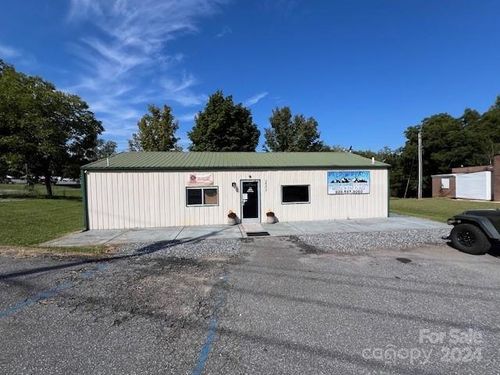 222 S Center St, Hildebran, NC, 28637-8301 | Card Image