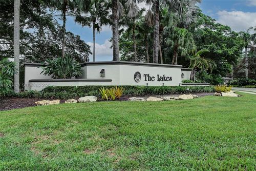 113 W Bayridge Dr, Weston, FL, 33326-3529 | Card Image