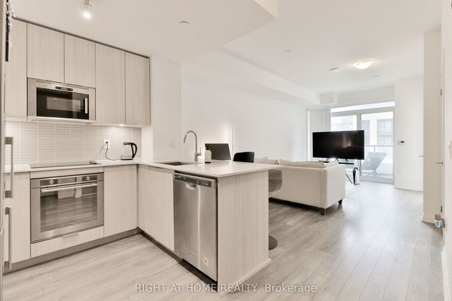832 - 99 Eagle Rock Way, Condo with 1 bedrooms, 1 bathrooms and null parking in Maple ON | Image 12