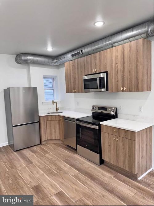 2-5044 Baltimore Ave, PHILADELPHIA, PA, 19143-3302 | Card Image