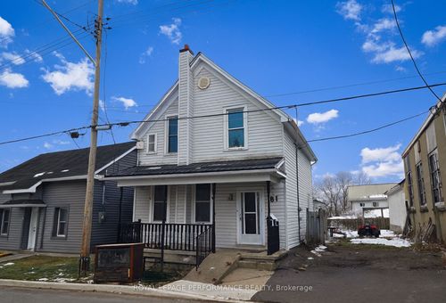 {{alt}} | Card Image