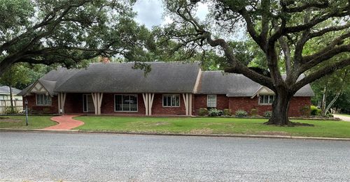2310 Oak Dr, Bay City, TX, 77414-7371 | Card Image