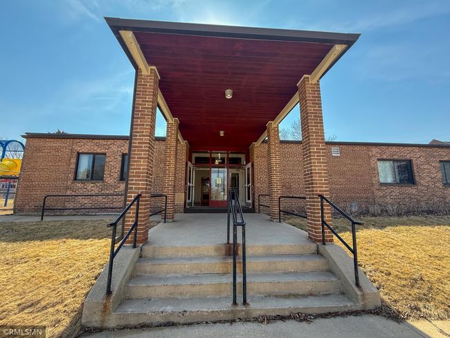 Front Entrance | Image 6