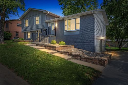 131 Penfro Dr, Iowa City, IA, 52246-4929 | Card Image