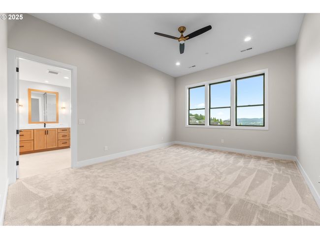 Bedroom, Primary | Image 31