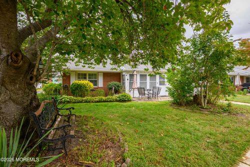 45A Cambridge Ct, Lakewood, NJ, 08701-6289 | Card Image