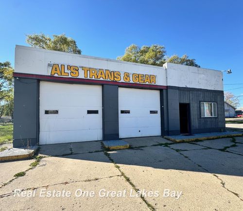 3326 S Saginaw St, Burton, MI, 48529 | Card Image