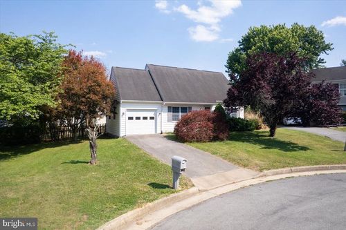35 Oatfield Ct, SHEPHERDSTOWN, WV, 25443-3661 | Card Image