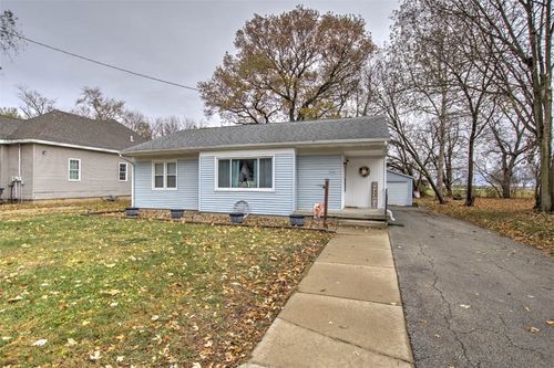 328 S Madison St, Cerro Gordo, IL, 61818-1004 | Card Image