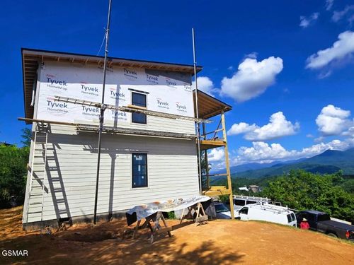 1123 Longview Ct, Gatlinburg, TN, 37738-4217 | Card Image