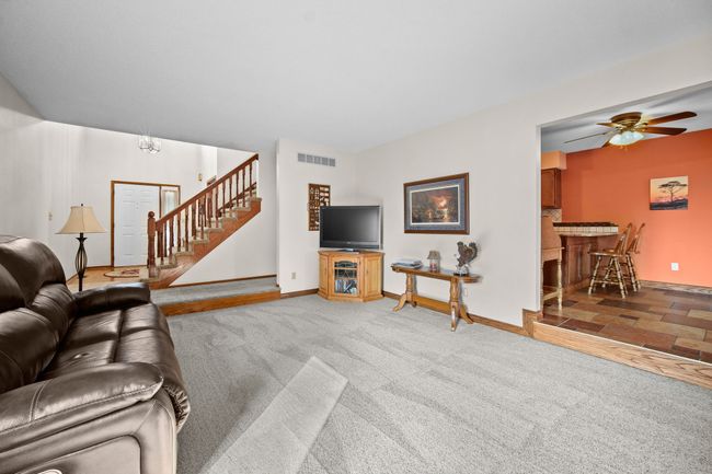 233 24 Th St, Home with 3 bedrooms, 3 bathrooms and null parking in West Des Moines IA | Image 11