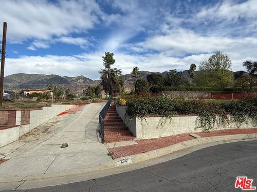 275 E Pentagon St, Altadena, CA, 91001-4829 | Card Image