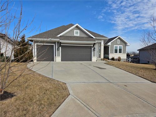 22622 W 87th Ter, Lenexa, KS, 66227-8107 | Card Image