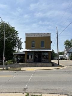 106 S South St, Kingston, WI 53939