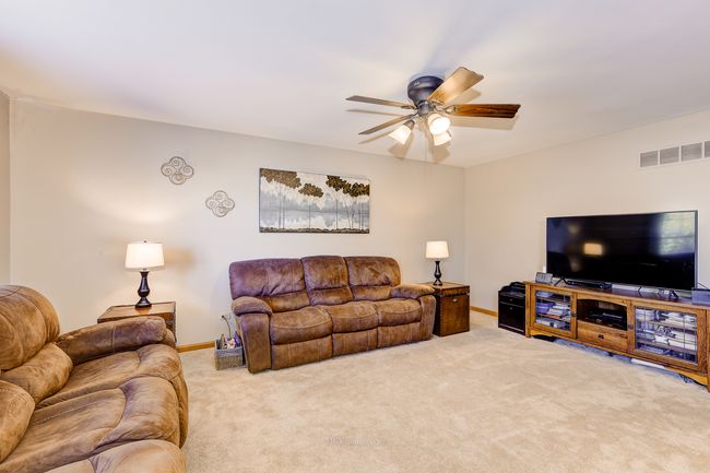 1900 Maple Glen Dr, Home with 4 bedrooms, 3 bathrooms and null parking in Plainfield IL | Image 14