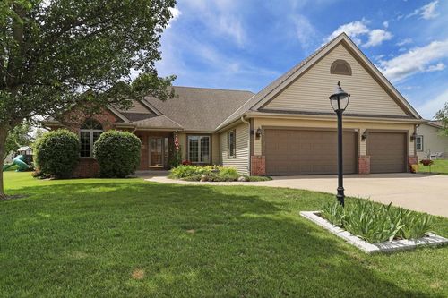 867 River Ridge Circle, Waterford, WI, 53185 | Card Image