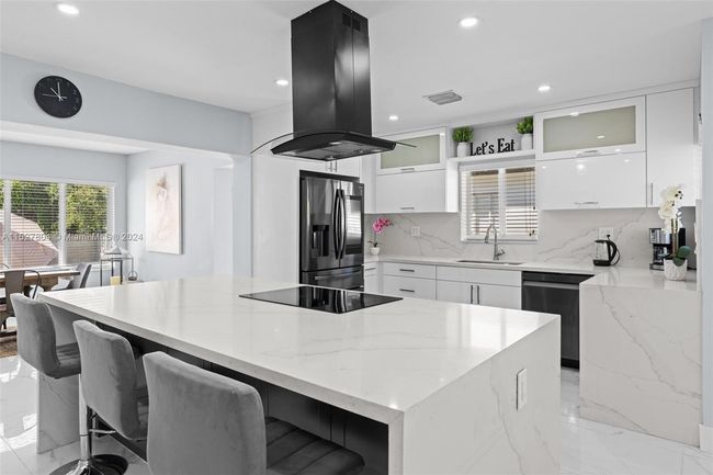 26 Ne 88 Th St, House other with 4 bedrooms, 3 bathrooms and null parking in El Portal FL | Image 8