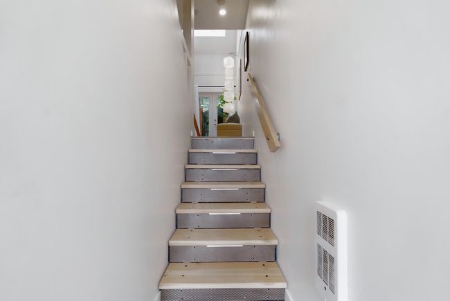 4 - 822 Gibsons Way, Condo with 2 bedrooms, 2 bathrooms and 2 parking in Gibsons BC | Image 23