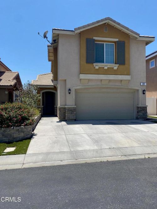 207 Clearwood St, Fillmore, CA, 93015 | Card Image