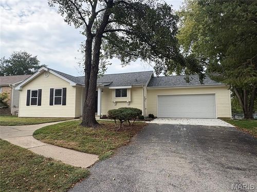 101 S Willow Grove Ct, Saint Peters, MO, 63376-4616 | Card Image
