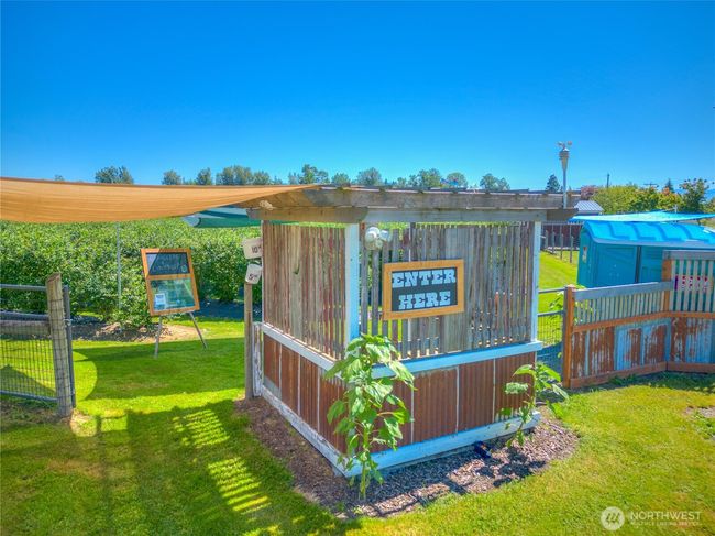 23206 Se 448 Th St, Home with 3 bedrooms, 3 bathrooms and 8 parking in Enumclaw WA | Image 22
