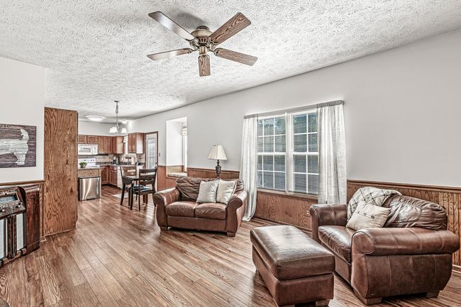 Family Room | Image 14