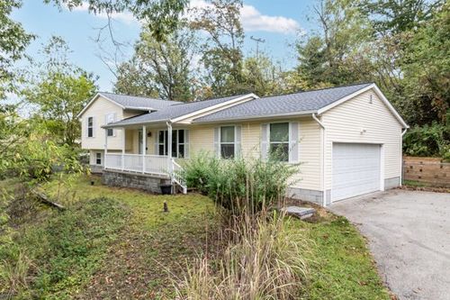 2432 W Hardies Rd, Gibsonia, PA, 15044-8354 | Card Image