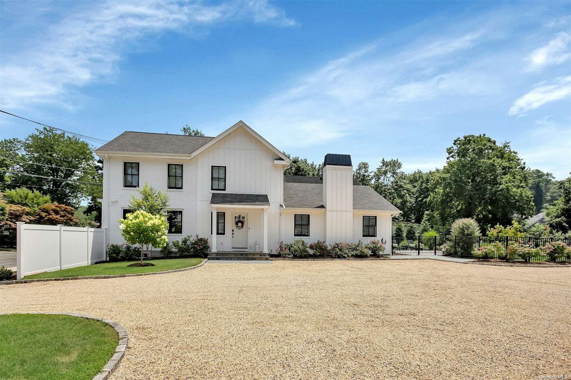 Oyster Bay Rd, Locust Valley, NY 11560
