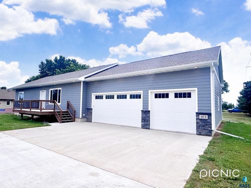 415 Elm St, Lennox, SD, 57039 | Card Image