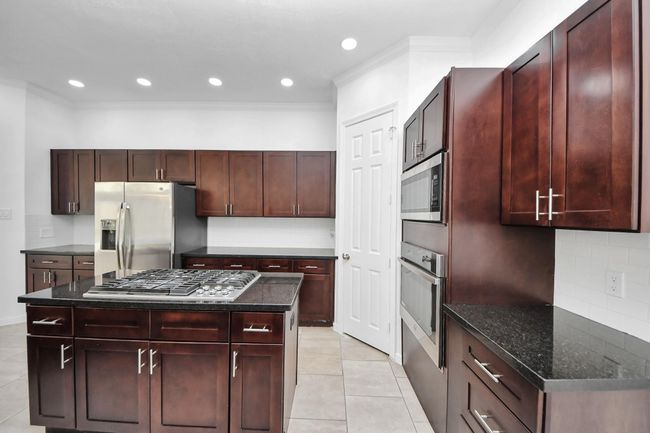 Island cooktop with separate built-in oven | Image 13