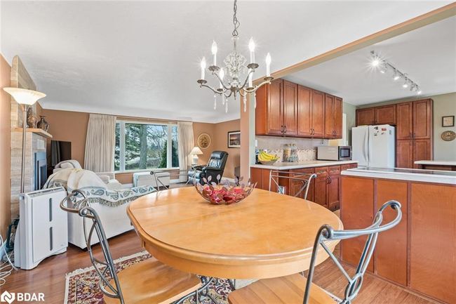 11317 Regional Rd 25, House other with 3 bedrooms, 1 bathrooms and 8 parking in Halton Hills ON | Image 8