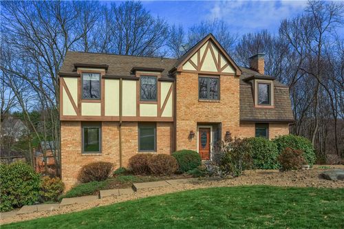 2558 Country Side Ln, Wexford, PA, 15090-7940 | Card Image