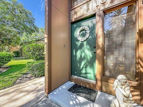 10-10 Oakmont Ct, PALM COAST, FL, 32137-8026 | Card Image