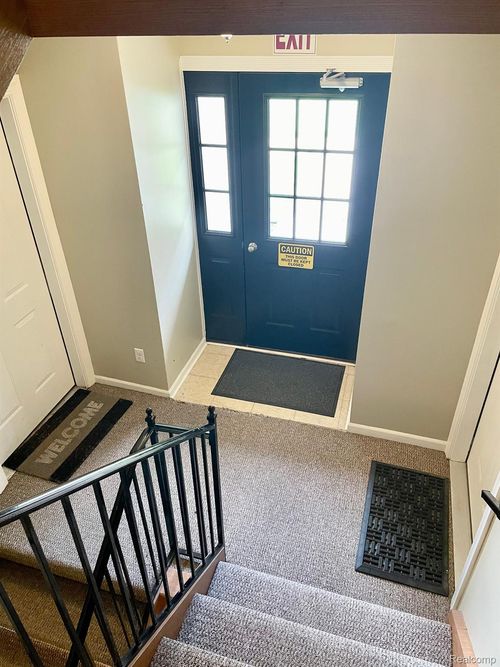 29-525 Fairbrook, Northville, MI, 48167 | Card Image