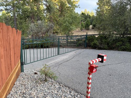 52038 Road 426, Oakhurst, CA, 93644-9688 | Card Image