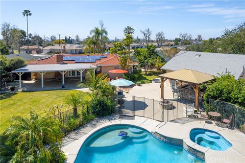 818 W Bonnie Brae Ct, Ontario, CA, 91762 | Card Image