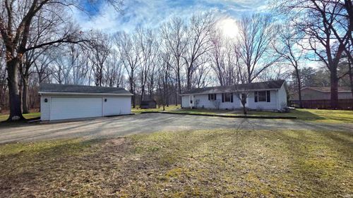 7816 N Clover Ln, Walkerton, IN, 46574-8171 | Card Image