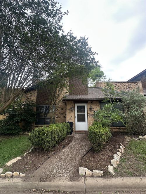 b-605 Church St, Brenham, TX, 77833-4150 | Card Image