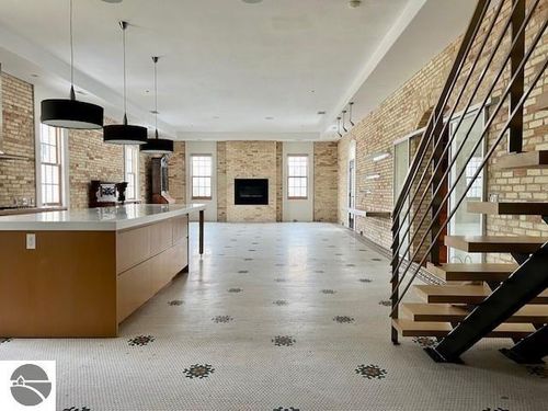 319-800-319 Cottageview Drive, Traverse City, MI, 49684 | Card Image