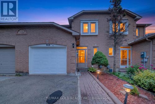 949 Blizzard Rd, Mississauga, ON, L5V1T1 | Card Image