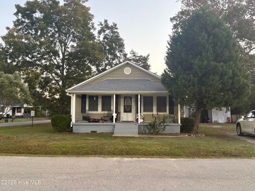 48 1st St, Chocowinity, NC, 27817-8703 | Card Image