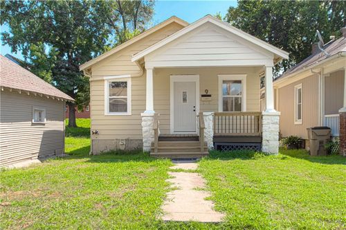 9 S 20th St, Kansas City, KS, 66102-4828 | Card Image