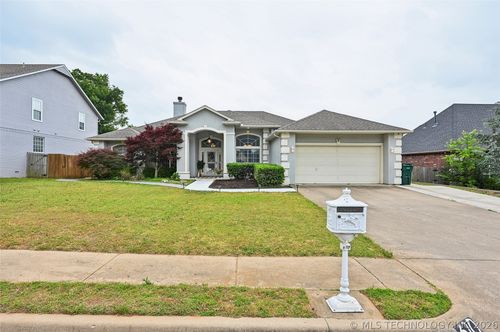 610 37th Pl, Sand Springs, OK, 74063-2883 | Card Image