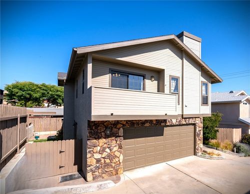 1697 Newport Ave, Grover Beach, CA, 93433-1825 | Card Image