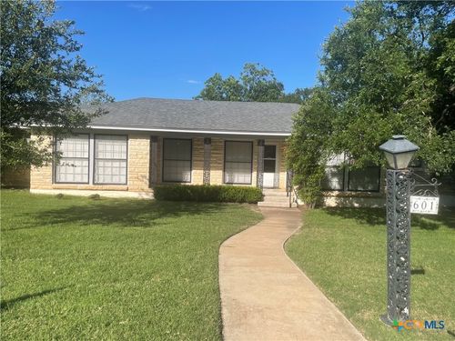 601 S Arnold St, Lampasas, TX, 76550-2541 | Card Image