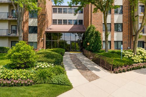 405-3030 Pheasant Creek Dr, Northbrook, IL, 60062-3372 | Card Image
